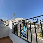 Simon Hotel *