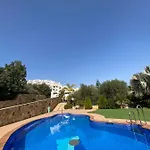 Simon Hotel *