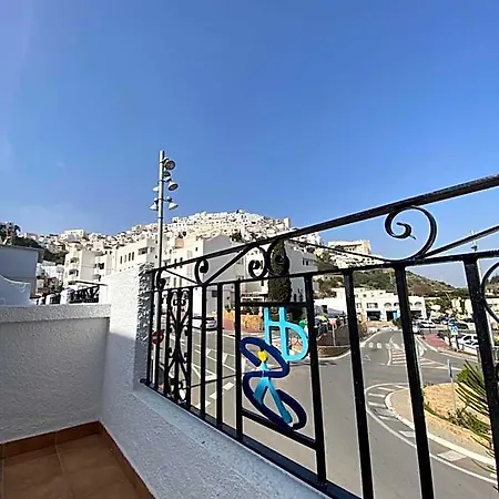 Simon Hotel *